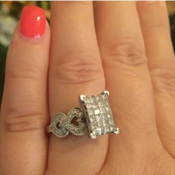 Magnificent! *ESTATE* 14k WG Natural Diamond Heart Cluster Cocktail Ring - Picture 5 of 16